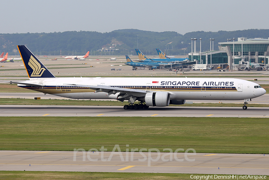 Singapore Airlines Boeing 777-312(ER) (9V-SWH) | Photo 330993