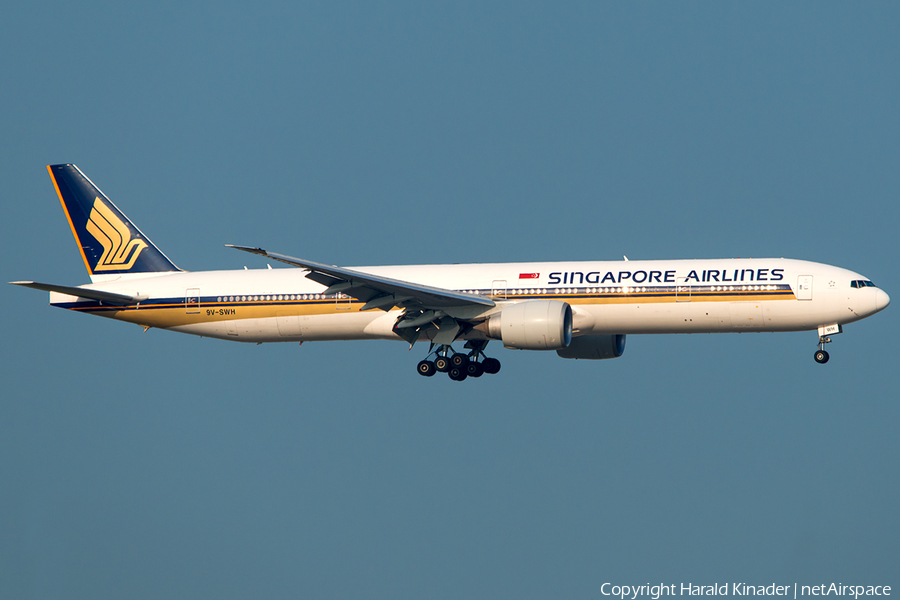 Singapore Airlines Boeing 777-312(ER) (9V-SWH) | Photo 289563