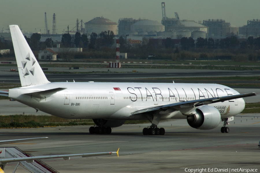 Singapore Airlines Boeing 777-312(ER) (9V-SWI) | Photo 149402