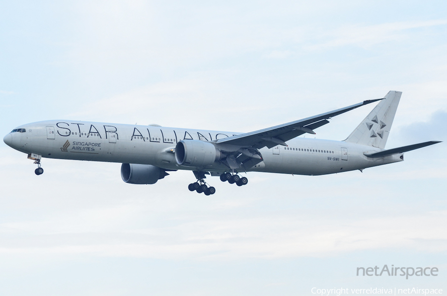 Singapore Airlines Boeing 777-312(ER) (9V-SWI) | Photo 459703