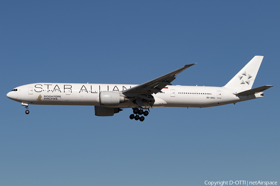 Singapore Airlines Boeing 777-312(ER) (9V-SWJ) | Photo 144963