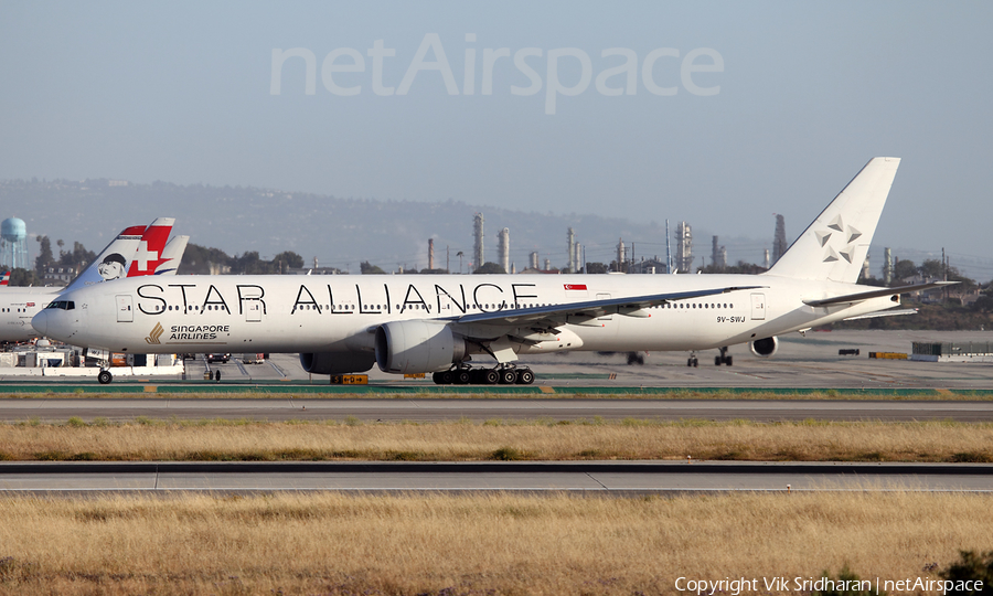 Singapore Airlines Boeing 777-312(ER) (9V-SWJ) | Photo 157620