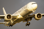 Singapore Airlines Boeing 777-312(ER) (9V-SWJ) at  London - Heathrow, United Kingdom