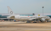 Singapore Airlines Boeing 777-312(ER) (9V-SWJ) at  Singapore - Changi, Singapore