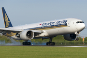 Singapore Airlines Boeing 777-312(ER) (9V-SWK) at  Manchester - International (Ringway), United Kingdom