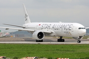 Singapore Airlines Boeing 777-312(ER) (9V-SWM) at  Taipei - Taoyuan, Taiwan