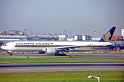 Singapore Airlines Boeing 777-312(ER) (9V-SWN) at  London - Heathrow, United Kingdom