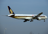 Singapore Airlines Boeing 777-312(ER) (9V-SWN) at  London - Heathrow, United Kingdom