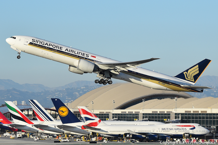 Singapore Airlines Boeing 777-312(ER) (9V-SWP) | Photo 284799