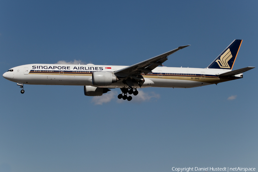 Singapore Airlines Boeing 777-312(ER) (9V-SWQ) | Photo 446729