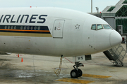 Singapore Airlines Boeing 777-312(ER) (9V-SWS) at  Barcelona - El Prat, Spain