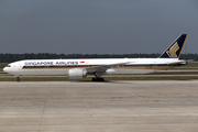 Singapore Airlines Boeing 777-312(ER) (9V-SWS) at  Houston - George Bush Intercontinental, United States