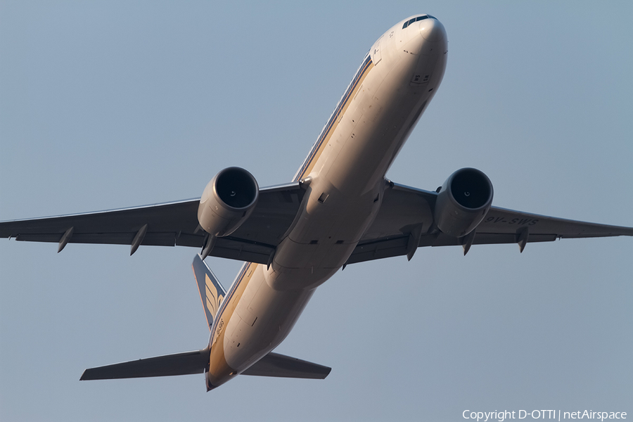 Singapore Airlines Boeing 777-312(ER) (9V-SWS) | Photo 407940