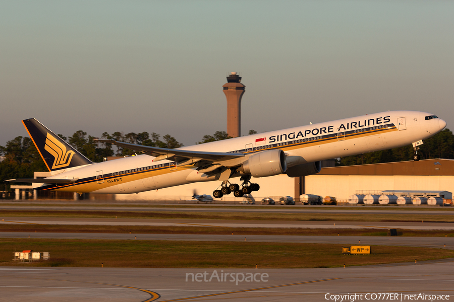 Singapore Airlines Boeing 777-312(ER) (9V-SWT) | Photo 424541