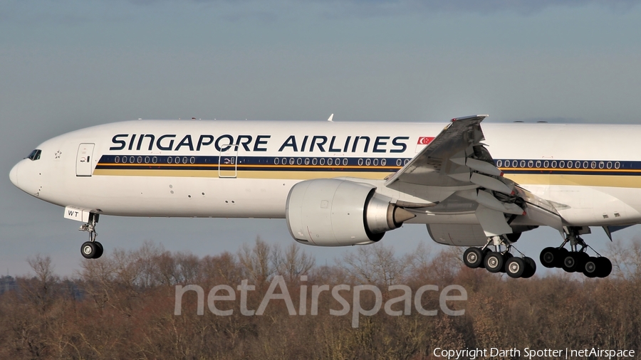 Singapore Airlines Boeing 777-312(ER) (9V-SWT) | Photo 213358