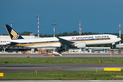 Singapore Airlines Boeing 777-312(ER) (9V-SWT) at  Milan - Malpensa, Italy