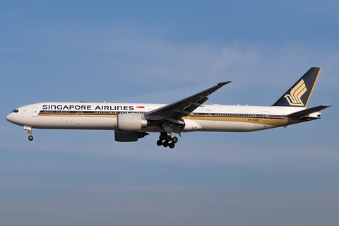 Singapore Airlines Boeing 777-312(ER) (9V-SWU) at  Frankfurt am Main, Germany