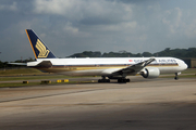 Singapore Airlines Boeing 777-312(ER) (9V-SWU) at  Singapore - Changi, Singapore