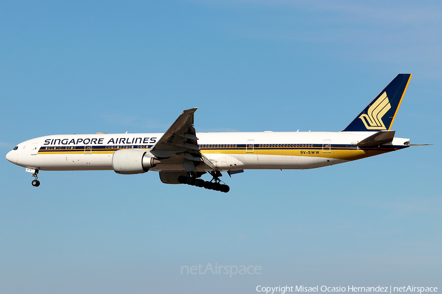 Singapore Airlines Boeing 777-312(ER) (9V-SWW) | Photo 207875
