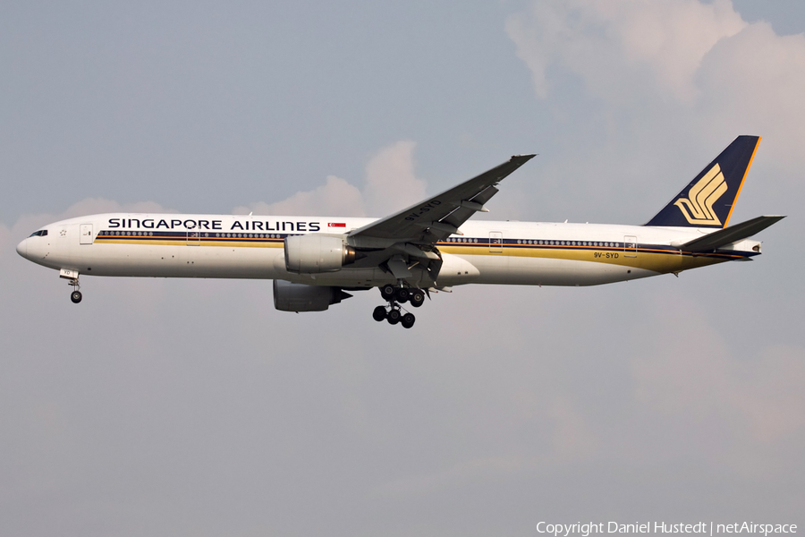 Singapore Airlines Boeing 777-312 (9V-SYD) | Photo 542372