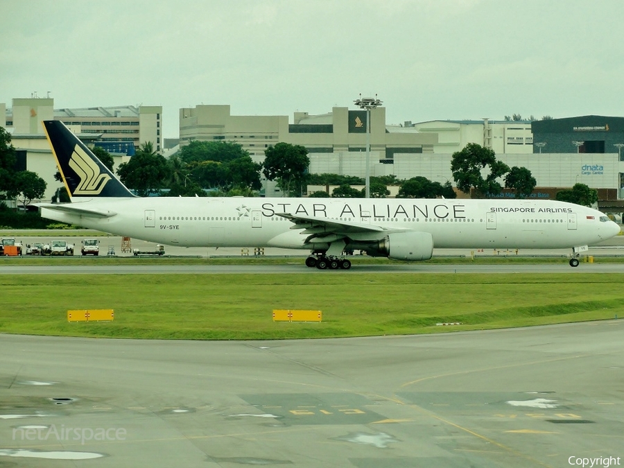 Singapore Airlines Boeing 777-312 (9V-SYE) | Photo 42640