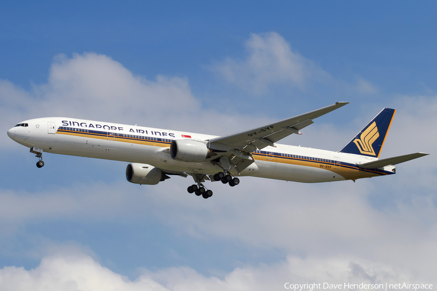 Singapore Airlines Boeing 777-312 (9V-SYF) | Photo 21953