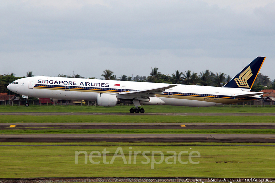 Singapore Airlines Boeing 777-312 (9V-SYG) | Photo 358493