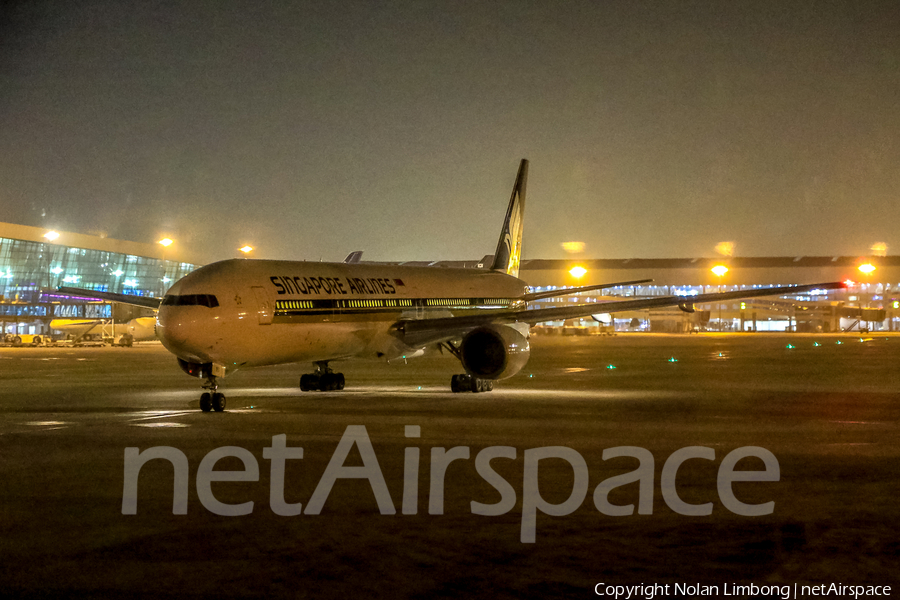 Singapore Airlines Boeing 777-312 (9V-SYG) | Photo 461012