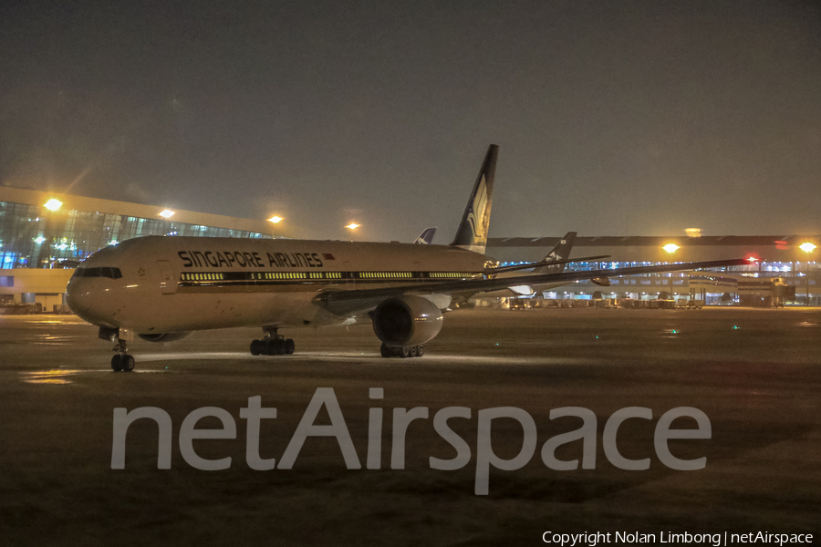 Singapore Airlines Boeing 777-312 (9V-SYG) | Photo 461013