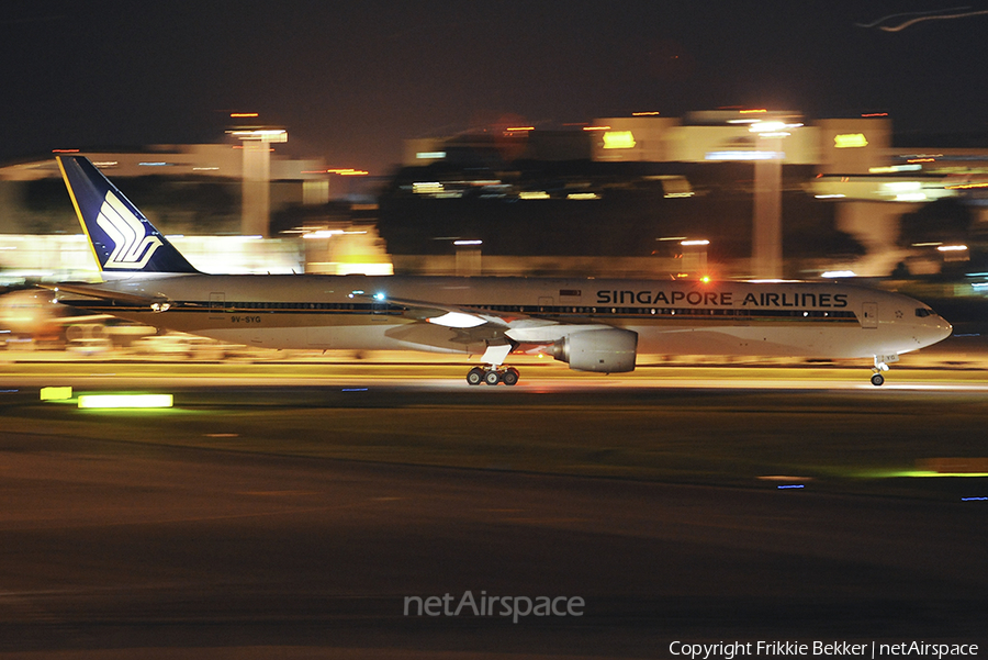 Singapore Airlines Boeing 777-312 (9V-SYG) | Photo 19182