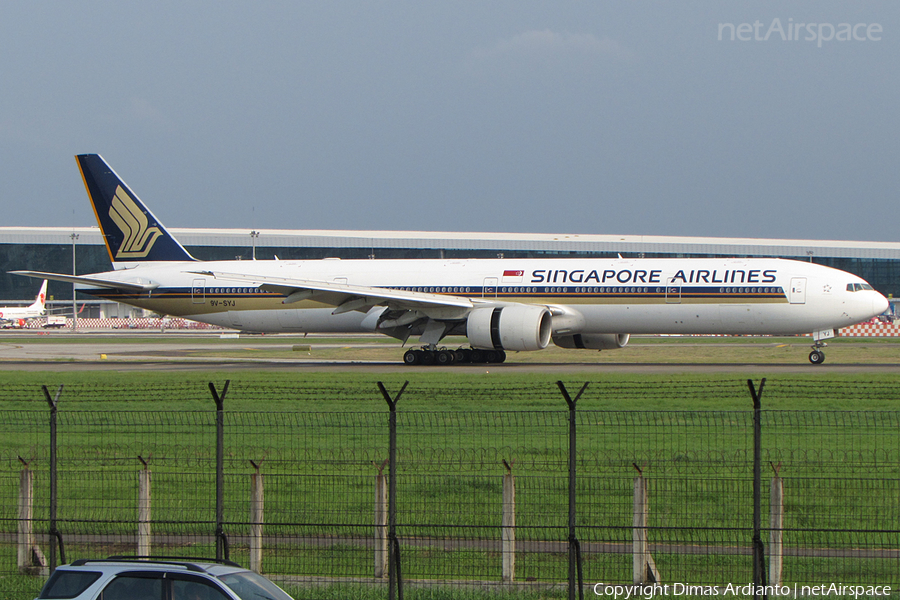 Singapore Airlines Boeing 777-312 (9V-SYJ) | Photo 101659