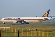 Singapore Airlines Boeing 777-312 (9V-SYJ) at  Jakarta - Soekarno-Hatta International, Indonesia