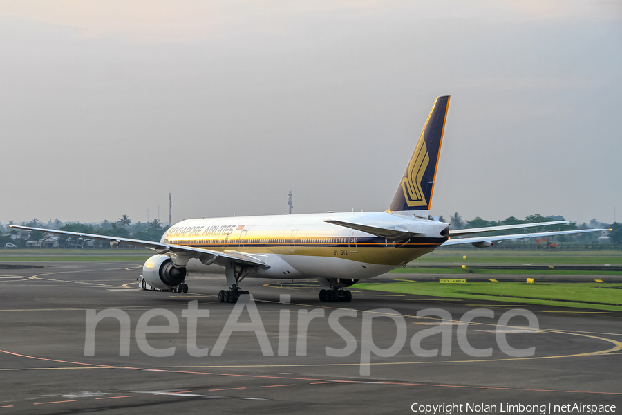 Singapore Airlines Boeing 777-312 (9V-SYJ) | Photo 372561