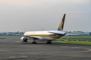 Singapore Airlines Boeing 777-312 (9V-SYJ) at  Jakarta - Soekarno-Hatta International, Indonesia