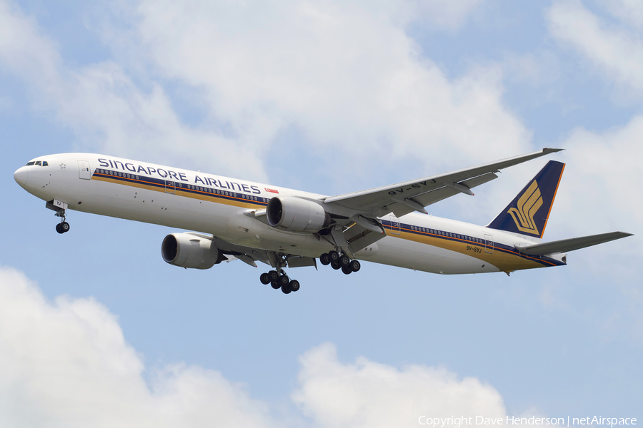 Singapore Airlines Boeing 777-312 (9V-SYJ) | Photo 21823