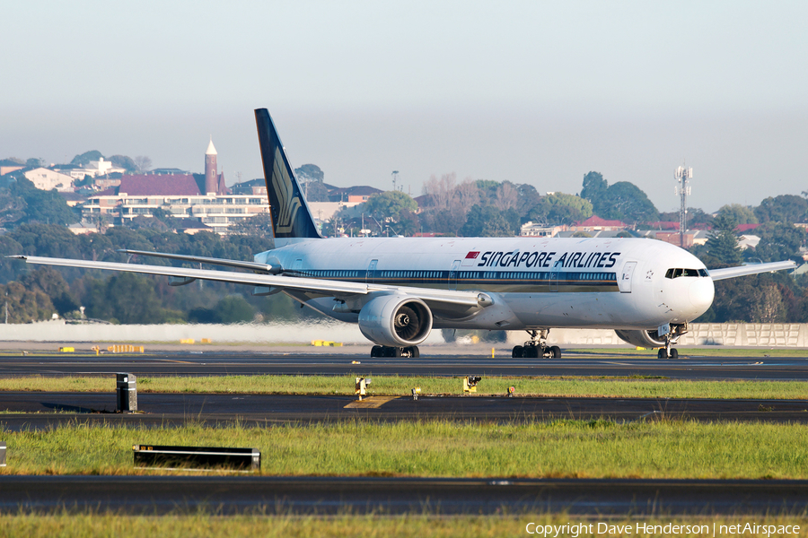 Singapore Airlines Boeing 777-312 (9V-SYJ) | Photo 58253