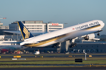 Singapore Airlines Boeing 777-312 (9V-SYJ) at  Sydney - Kingsford Smith International, Australia