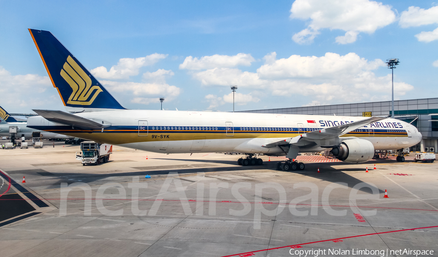 Singapore Airlines Boeing 777-312 (9V-SYK) | Photo 366567