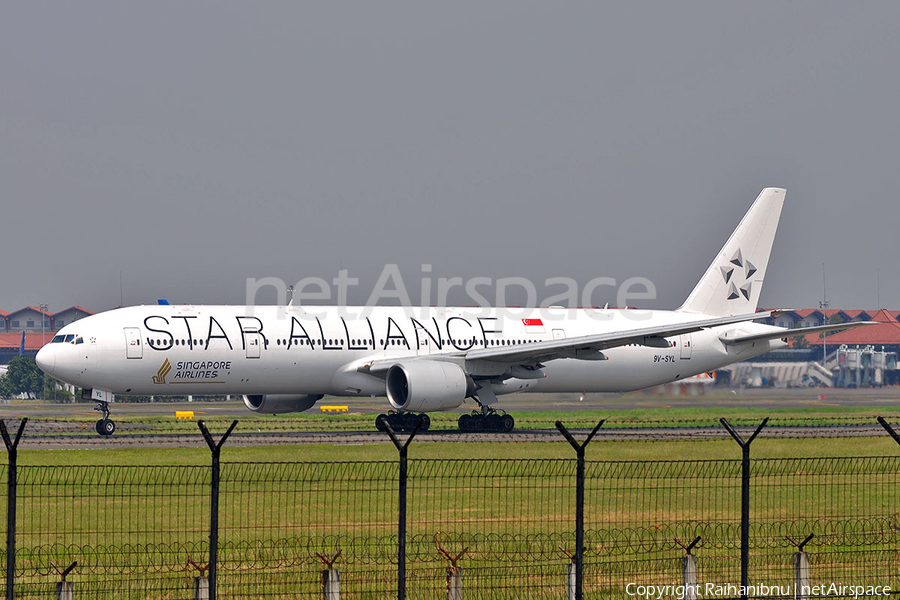 Singapore Airlines Boeing 777-312 (9V-SYL) | Photo 79368