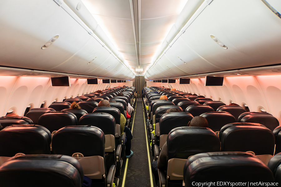 RwandAir Boeing 737-84Y (9XR-WF) | Photo 580596