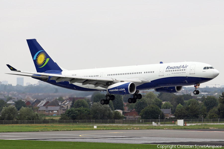 RwandAir Airbus A330-243 (9XR-WN) | Photo 586009