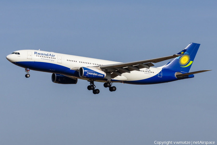 RwandAir Airbus A330-243 (9XR-WN) | Photo 593834