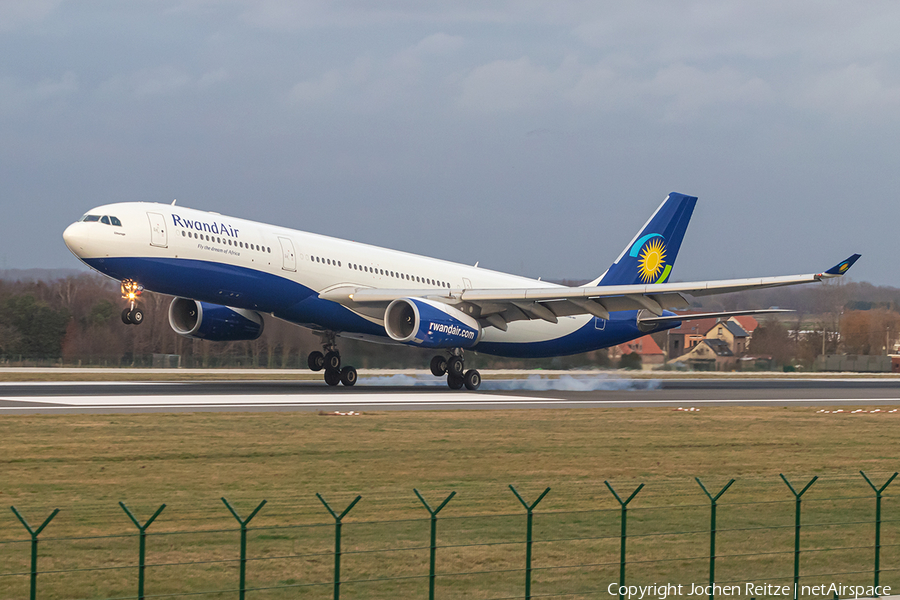RwandAir Airbus A330-343 (9XR-WP) | Photo 366025