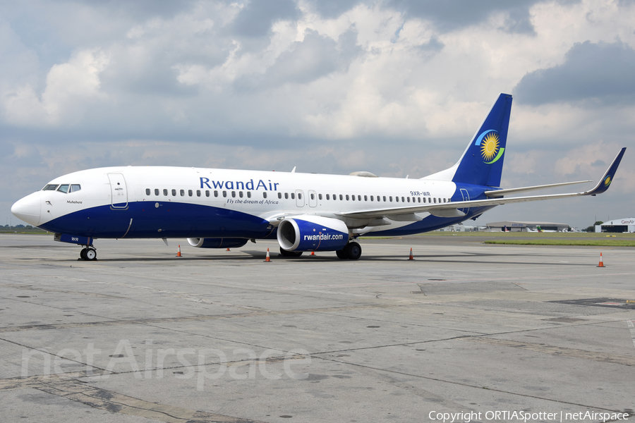 RwandAir Boeing 737-8SH (9XR-WR) | Photo 425578