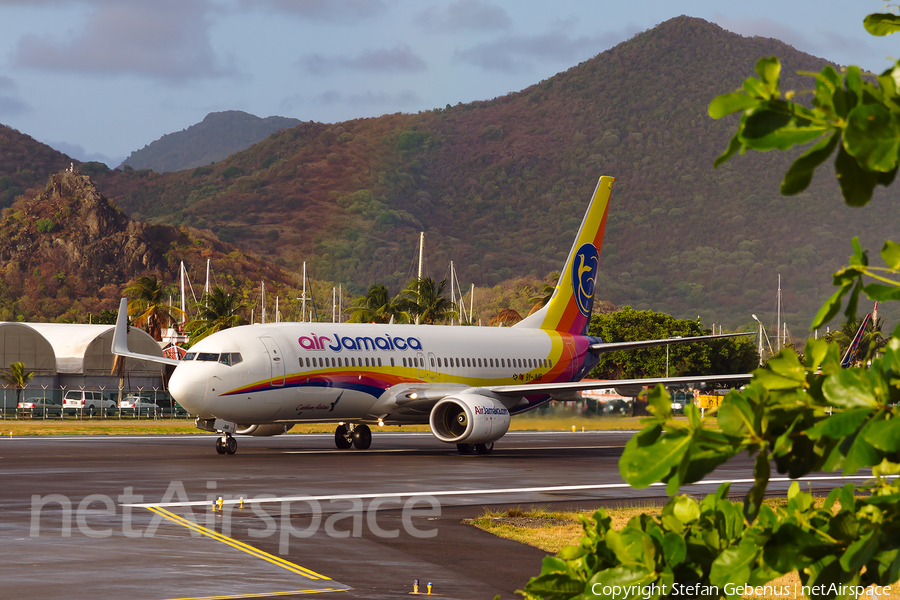 Caribbean Airlines Boeing 737-8Q8 (9Y-JMB) | Photo 44970