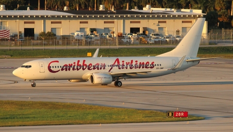Caribbean Airlines Boeing 737-8Q8 (9Y-JMF) at  Ft. Lauderdale - International, United States