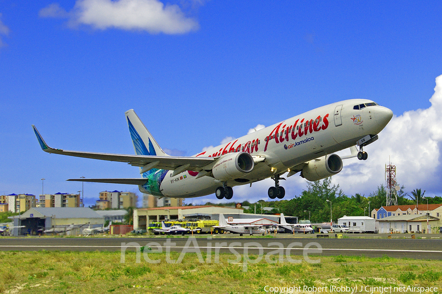 Caribbean Airlines Boeing 737-8Q8 (9Y-KIN) | Photo 11271