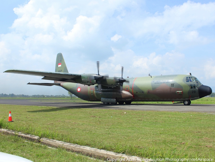 Indonesian Air Force (TNI-AU) Lockheed L-100-30 (Model 382G) Hercules (A-1328) | Photo 299458