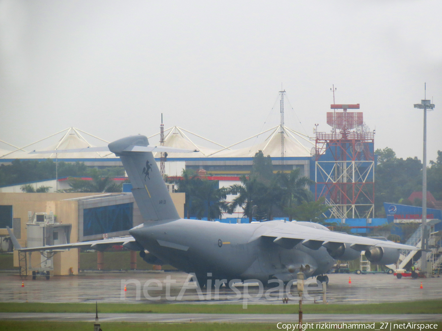 Royal Australian Air Force Boeing C-17A Globemaster III (A41-211) | Photo 623336