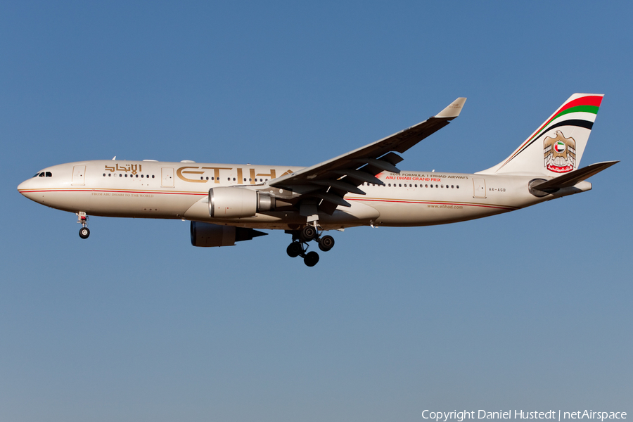 Etihad Airways Airbus A330-202 (A6-AGB) | Photo 445002